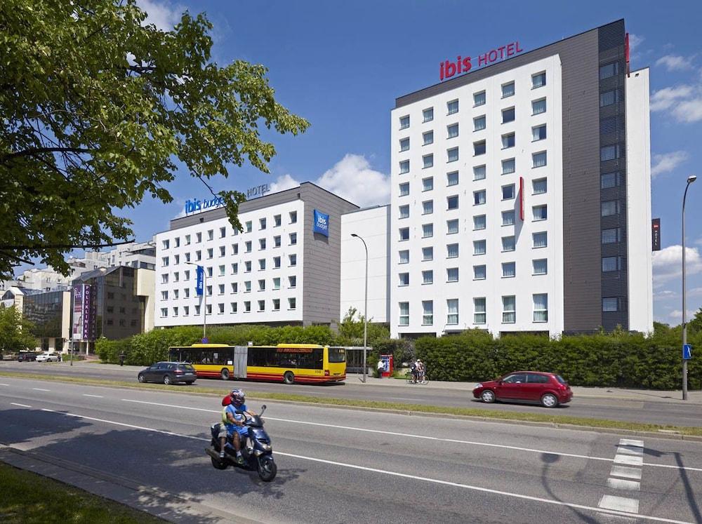 Ibis West Station Hotell 3*