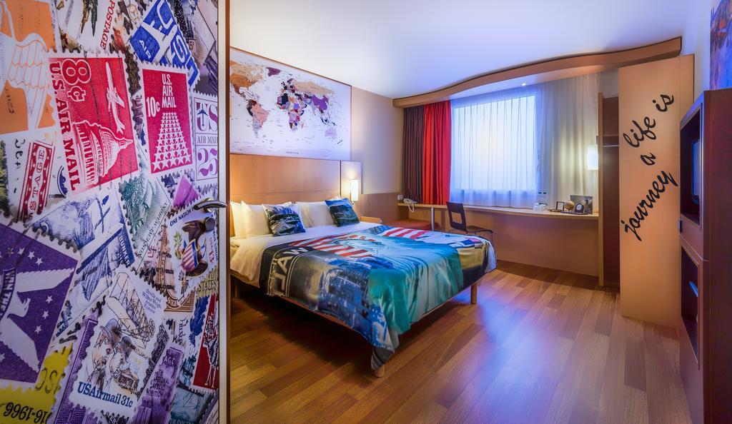 Hotell Ibis West Station 3*